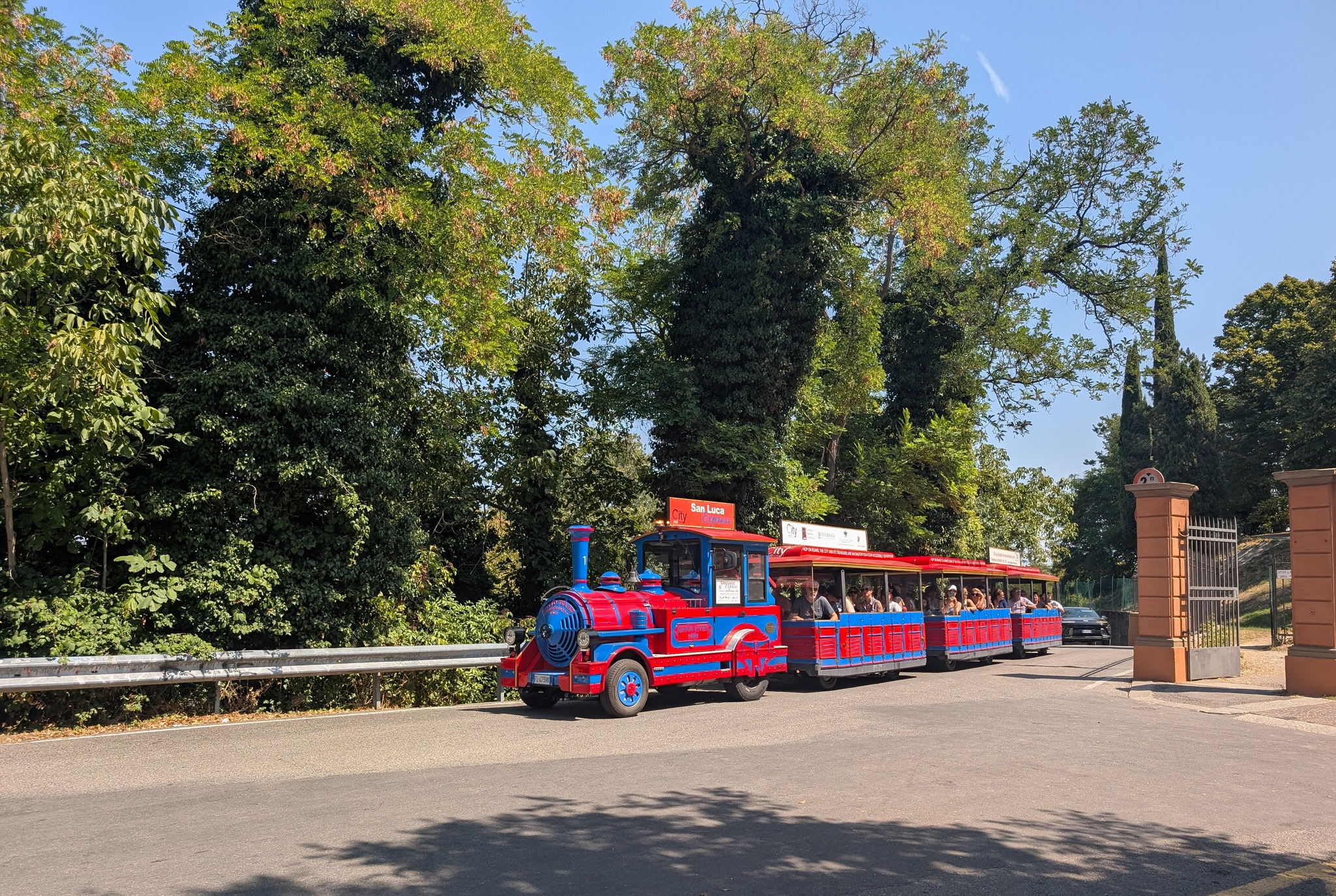 Bologna - San Luca express kisvonat jegy